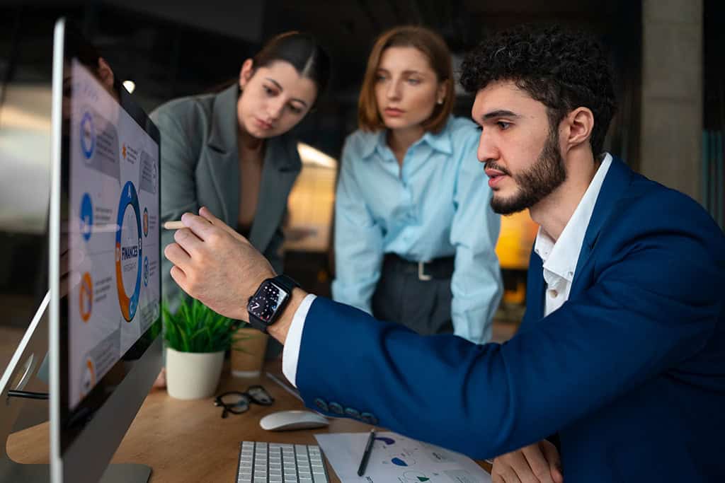 Outsourced IT Support vs In-House Team